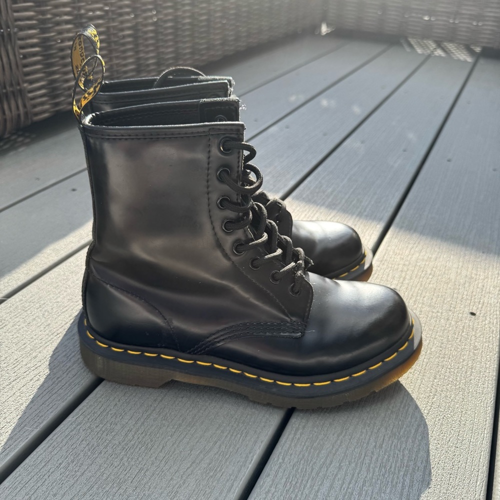 Doc Martens Women’s Smooth Leather Lace Up Boots - Picture 5 of 11